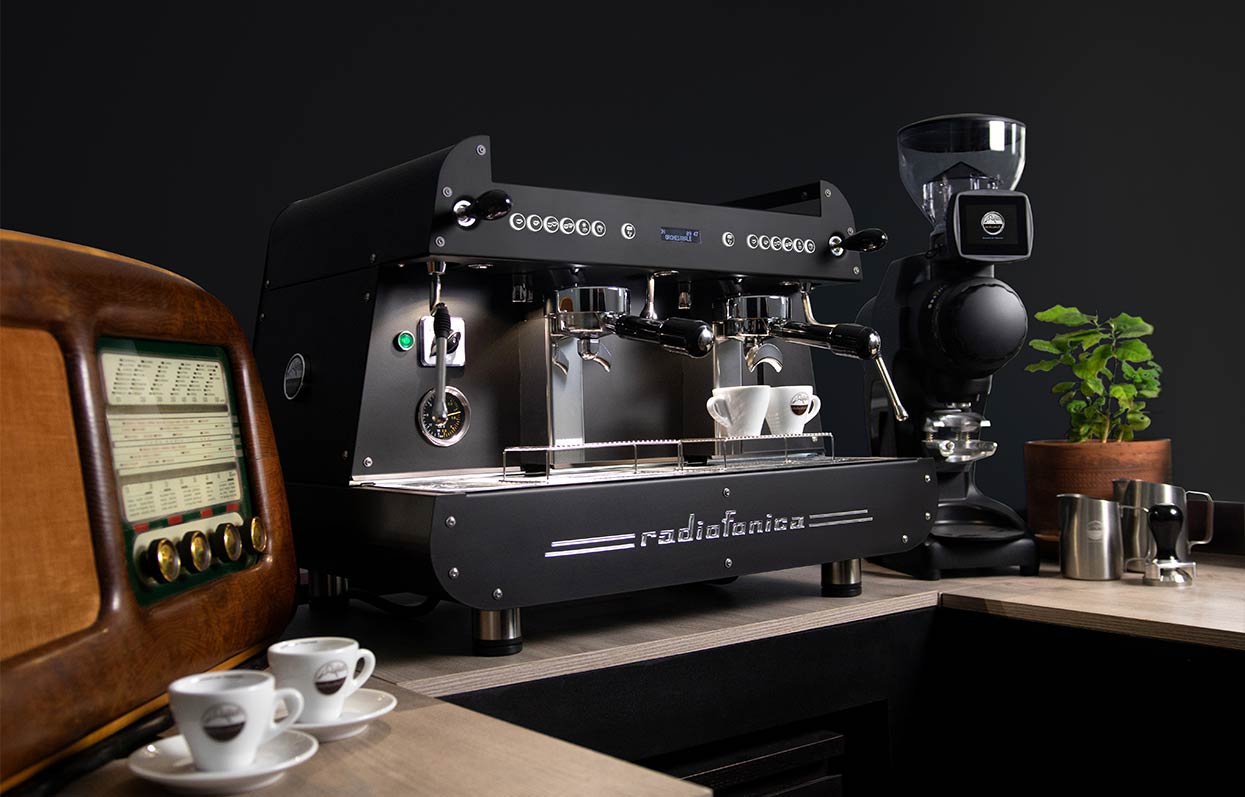 https://orchestrale.com/wp-content/uploads/2023/12/Radiofonica-2-groups-E61-professional-Orchestrale-coffee-machine-23.jpg